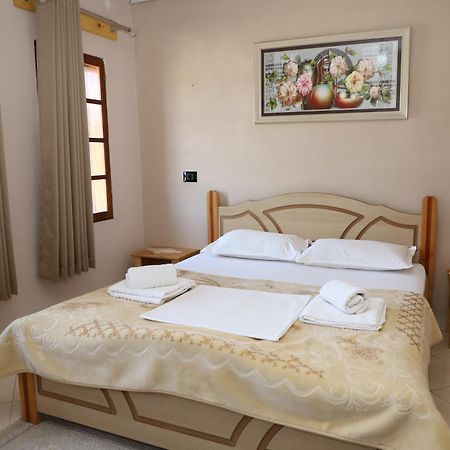 Guest House Lion Berat Exterior photo